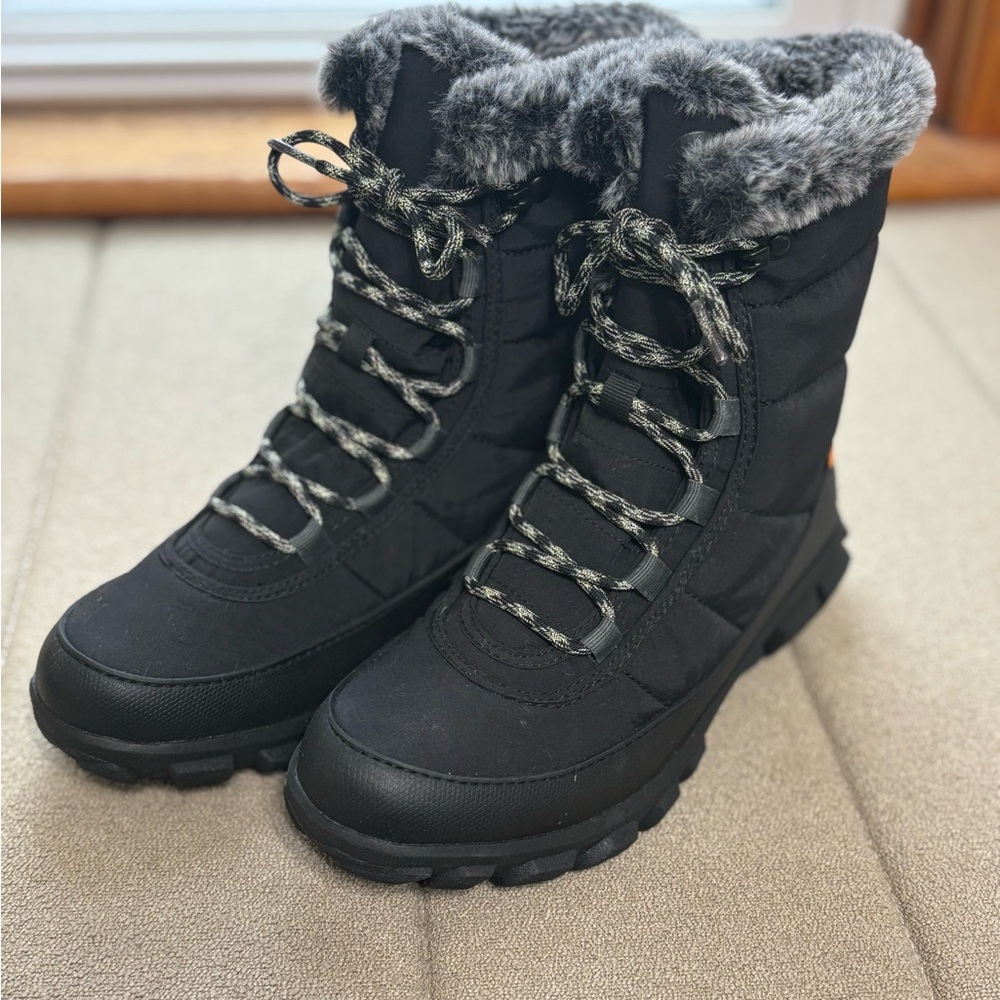 Bogs Black Winter Boots with Gray Fur Trim